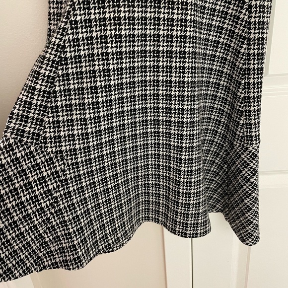 Theory Nikay Black & White Houndstooth Short Sleeve A-Line Midi Dress, Size 6 - Picture 4 of 8